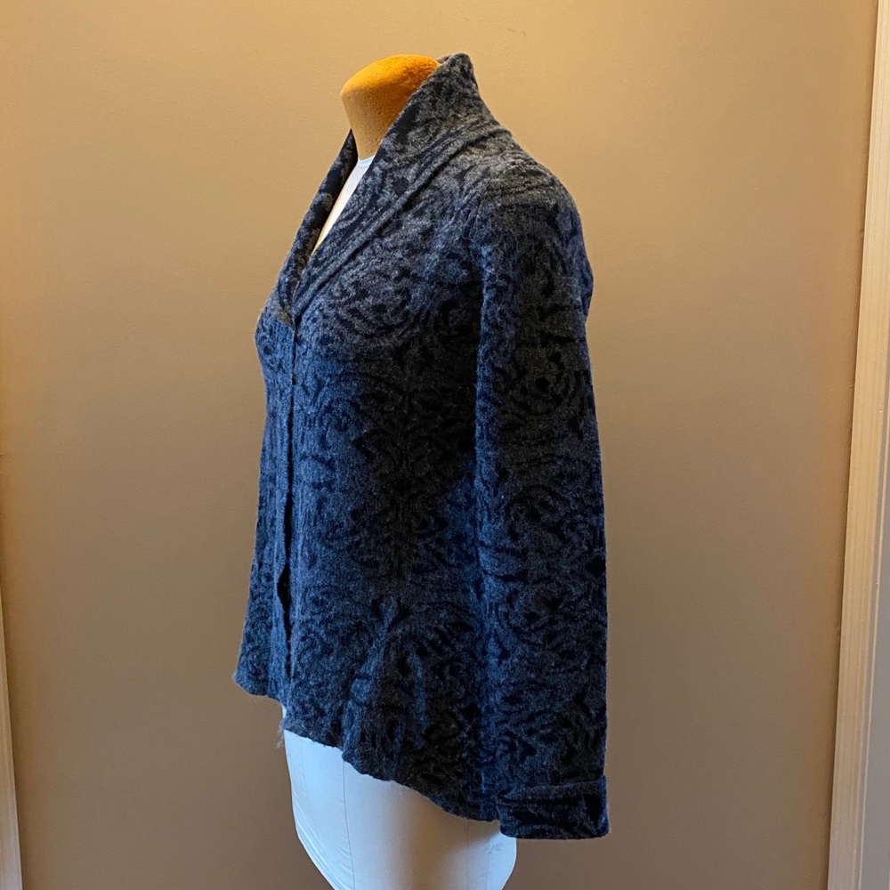 Pretty Patterned Sweater - Picture 2 of 8